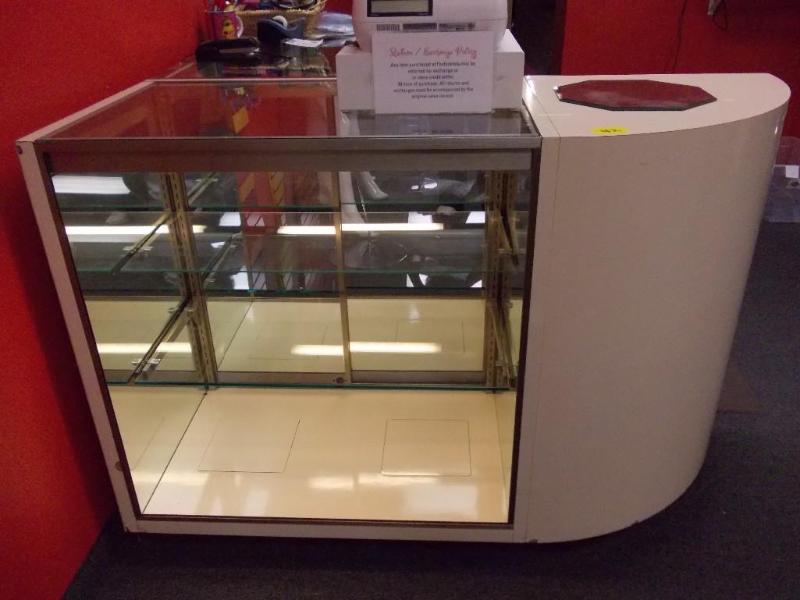 Lighted Glass Display Case With Cur...