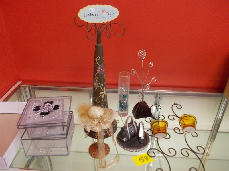 Lot Of Whimsical Wire Displays, Can...