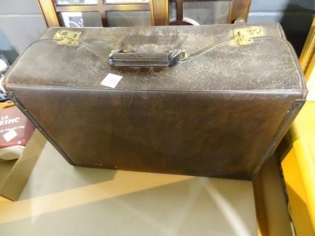 lot 101 image: Paper work carrying case...
