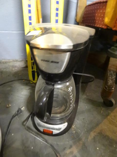 lot 113 image: Black and Decker coffe maker...