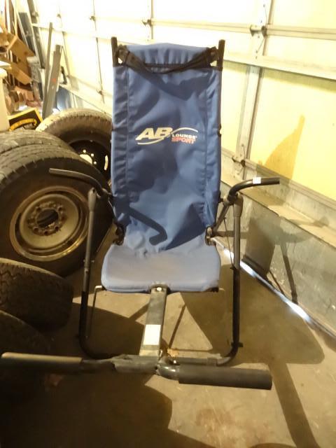lot 14 image: AB lounge sport...
