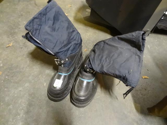 lot 156 image: Size 9 snowmobile boots....