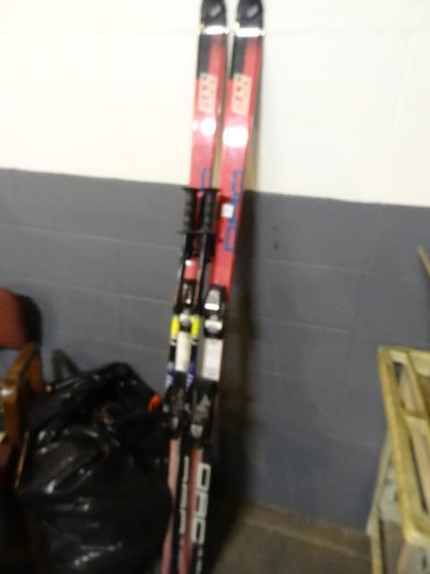 lot 162 image: Elan DRC 4.5LD skis with poles...