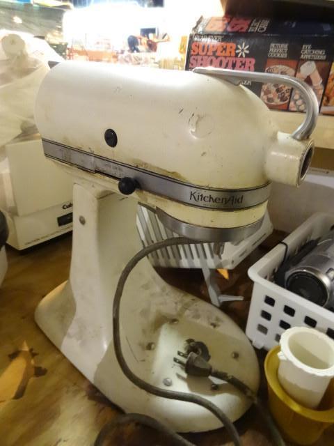 lot 183 image: Vintage Kitchen Aid mixer. No bowl ...