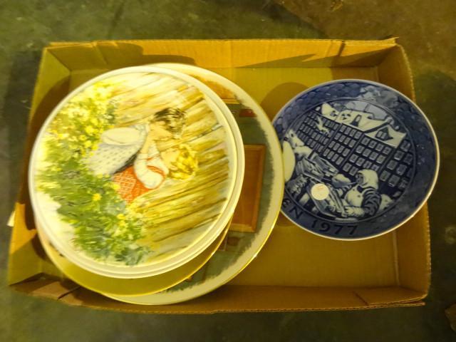 lot 210 image: Misc collector plates...