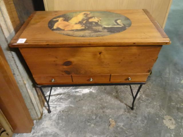 lot 22 image: Small cedar chest with drawer and m...