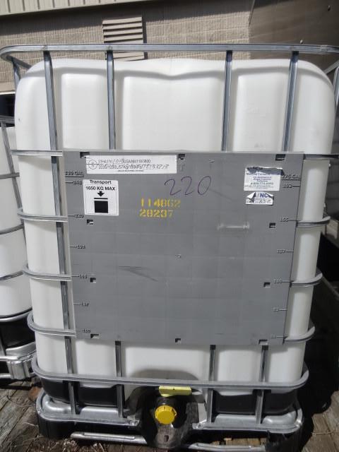 lot 220 image: 330 gal tote...
