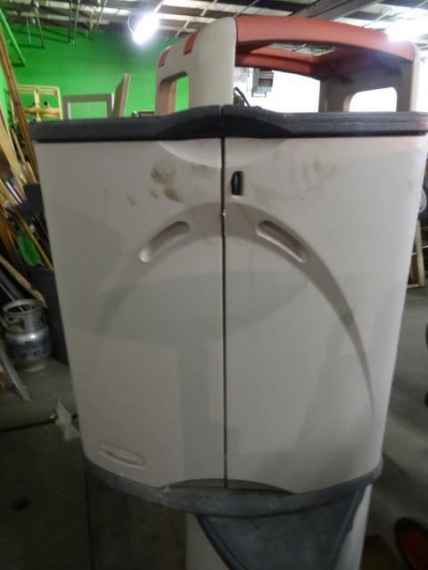 lot 221 image: Rubbermaid poly storage unit....