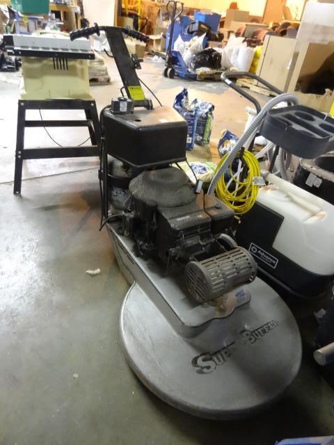 lot 35 image: Pioneer 2800 floor buffer. Kohler c...