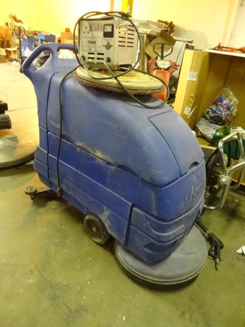 lot 37 image: Clarke encore 20L floor scrubber. 2...