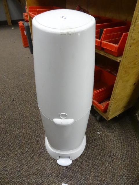 lot 48 image: Playtex diaper genie...