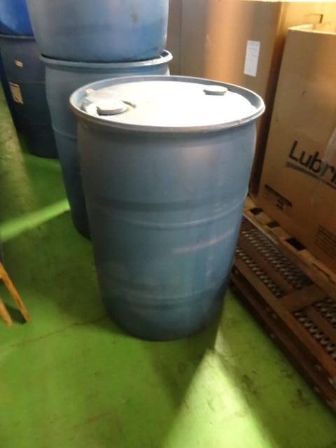 lot 78 image: 55 gal plastic drum...