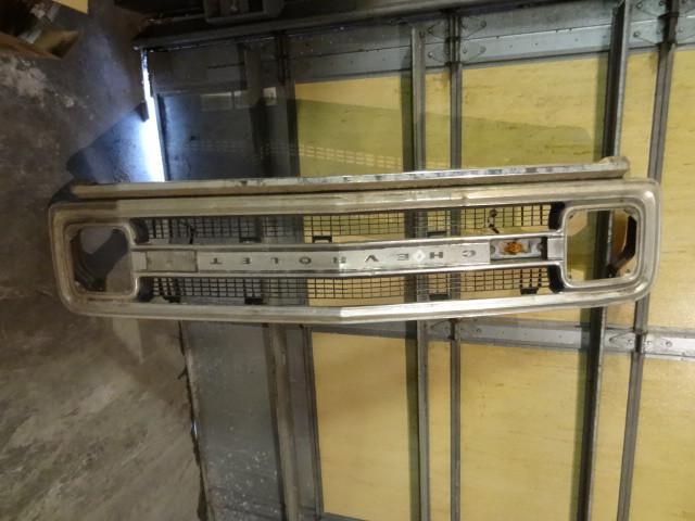 lot 8 image: Front grill for Chevy pickup...