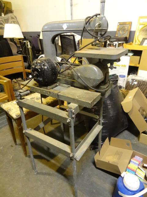 lot 84 image: Rockwell home craft scroll saw. 110...