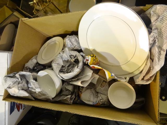 lot 98 image: Gibson white with gold trim dinner ...