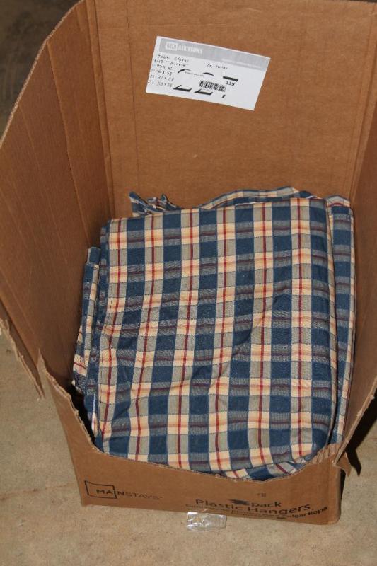Box lot of (10) Table Cloths, (1) 4...