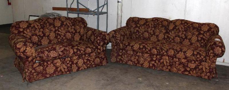 Lot of (2) Items Couch, 85&quot L...