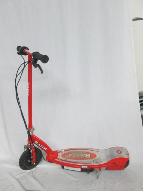 Razor E100 Electric Scooter - Red R...