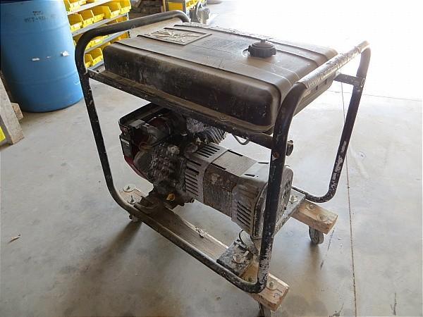 lot 12 image: Vanguard Generator with 9 hp Briggs...