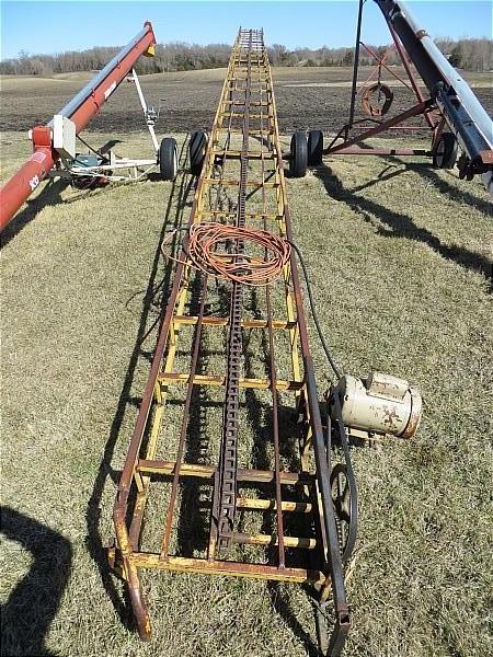 lot 3 image: 48 ft. Hay Conveyor. 110 V. Unsure ...