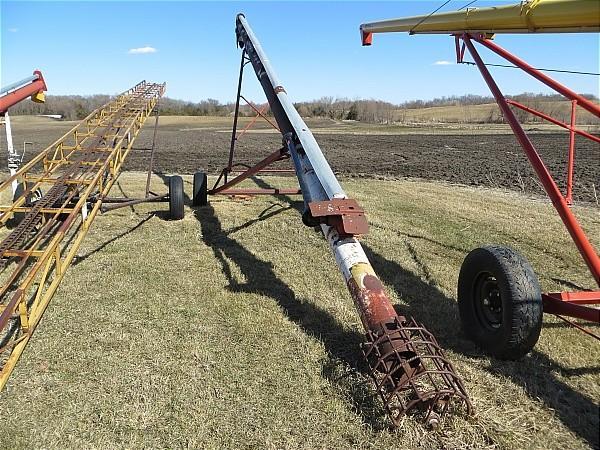 lot 5 image: 8 inch Grain Auger. 40 ft. Working ...