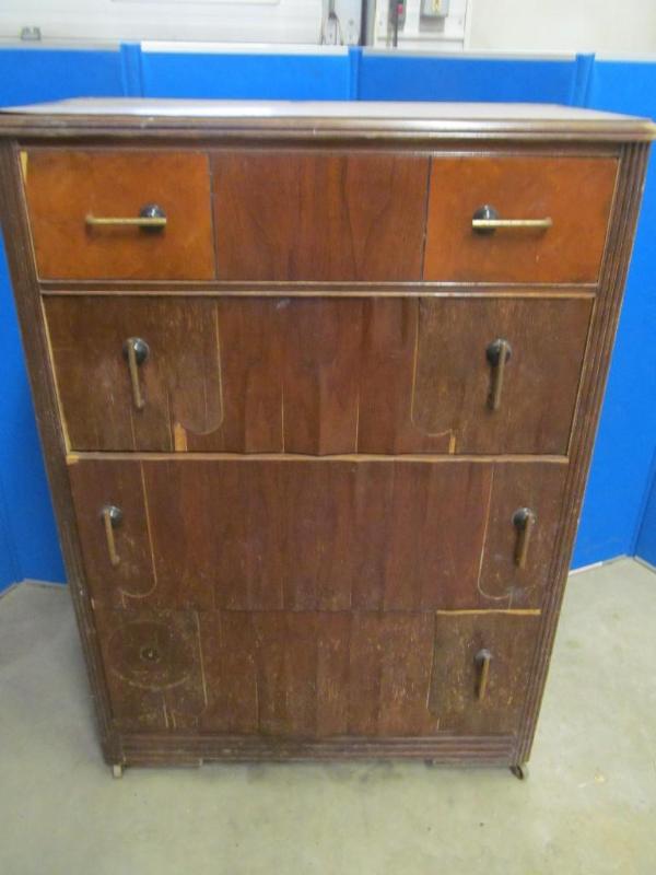 lot 1 image: Vintage Chest of Drawers with wheel...