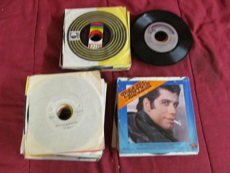 lot 146 image: Large Collection of Vintage 45 Reco...