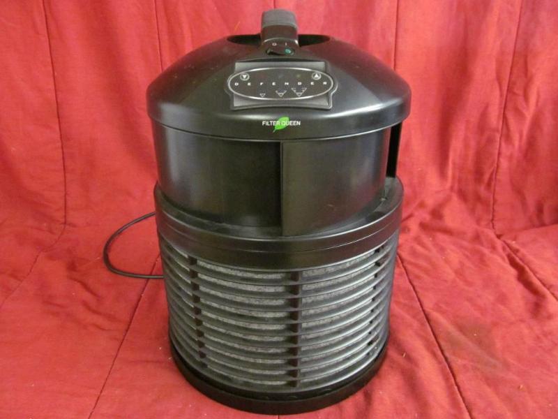 lot 149 image: Defender 4000 Medical Recirculating...