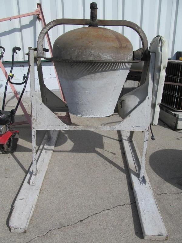 lot 15 image: Cement Mixer - Foote - on Skids, el...