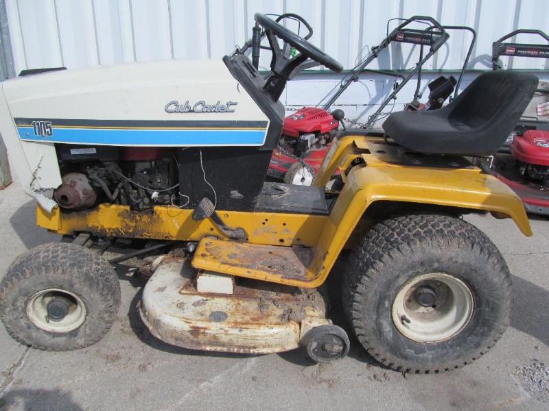 lot 150 image: Cub Cadet 1105 Riding Mower with 36...