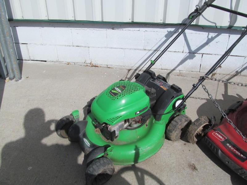 lot 151 image: Lawn Boy Self-Propelled Push Mower,...
