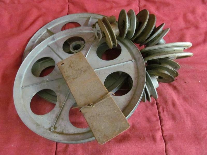 lot 165 image: Group of Belt Pulleys -- 2" to...