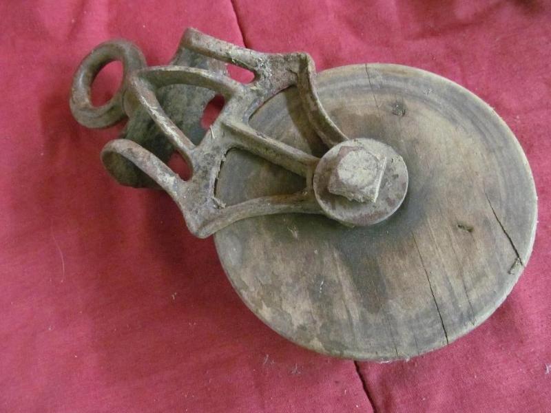 lot 166 image: Rope Wood Pulley...
