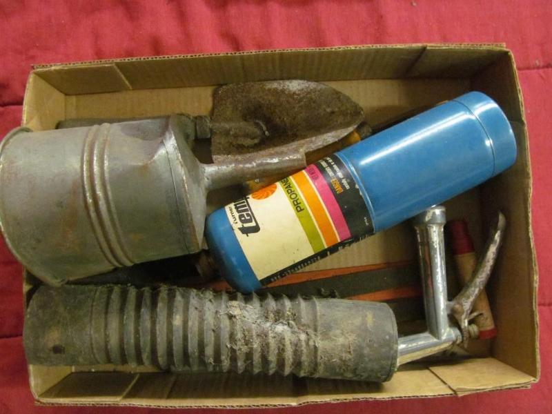 lot 180 image: Flat of funnel, propane, hose, spri...