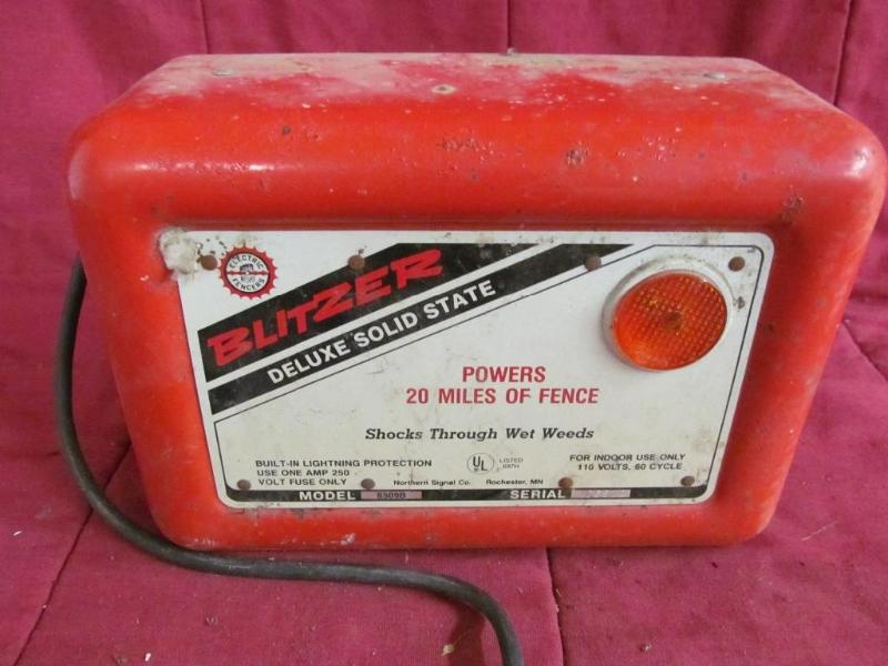 lot 196 image: Blitzer Electric Fencer 20 miles Mo...