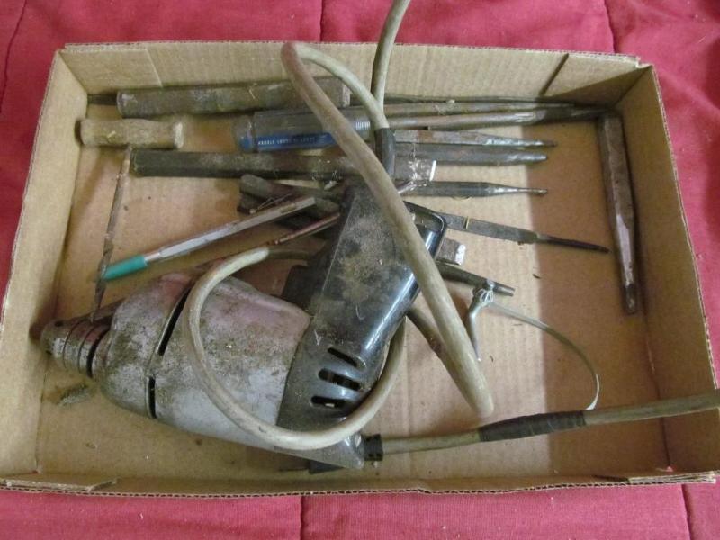 lot 207 image: Electric Drill, Screwdrivers and pu...