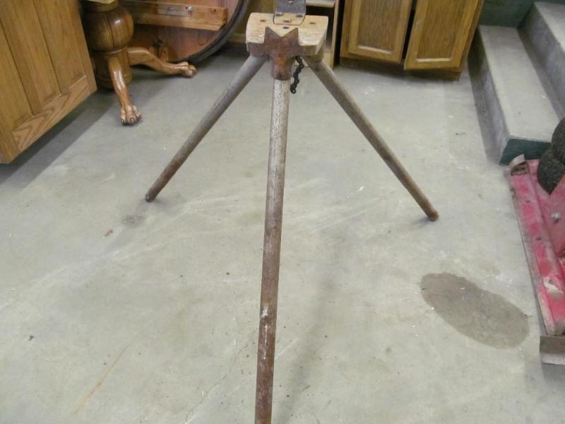 lot 218 image: Tri Pod Pipe Clamp...
