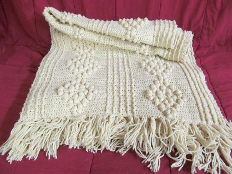 lot 31 image: Hand made Afgan -- Natural Color 64...