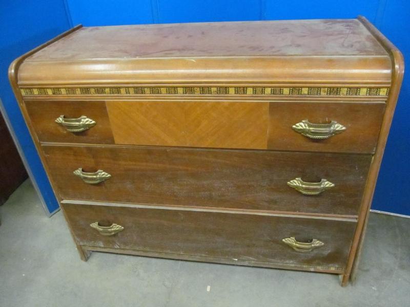 lot 4 image: Vintage Buffet with 3 drawers 42&qu...