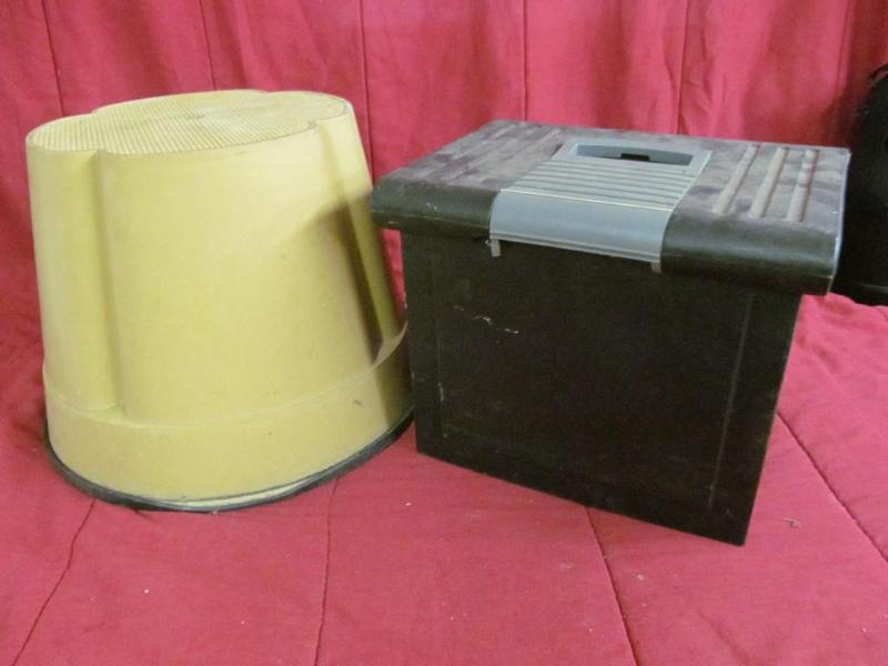 lot 90 image: Step Stool on Rollers and Portable ...