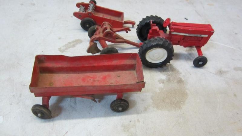 International tractor stuff...