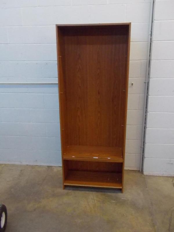lot 18 image: Oak bookshelf with 4 adjustable she...