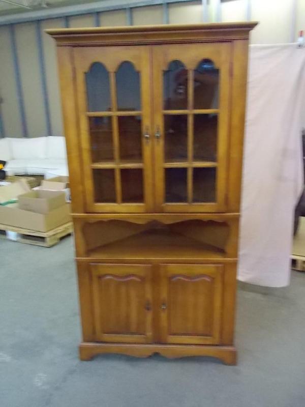lot 26 image: Cochran, Colony model,  maple ...
