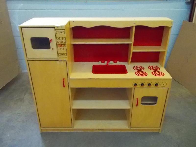 lot 30 image: Lakeshore play kitchen.  All w...