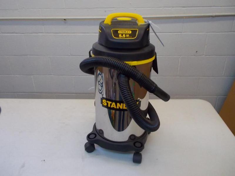 lot 39 image: Stanley, 5.5 HP, wet-dry Vac. ...