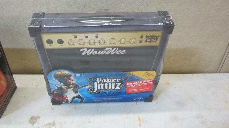 Paper Jamz speaker...