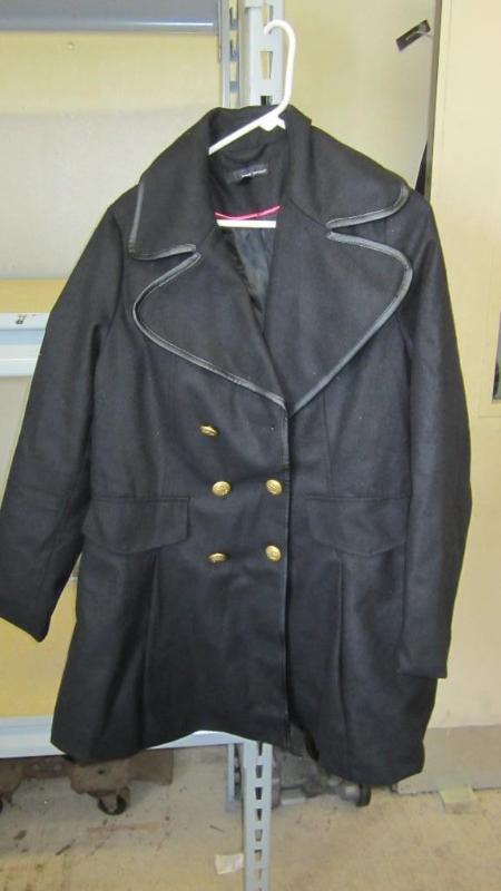 harvi bernard coat , size 1 XL...