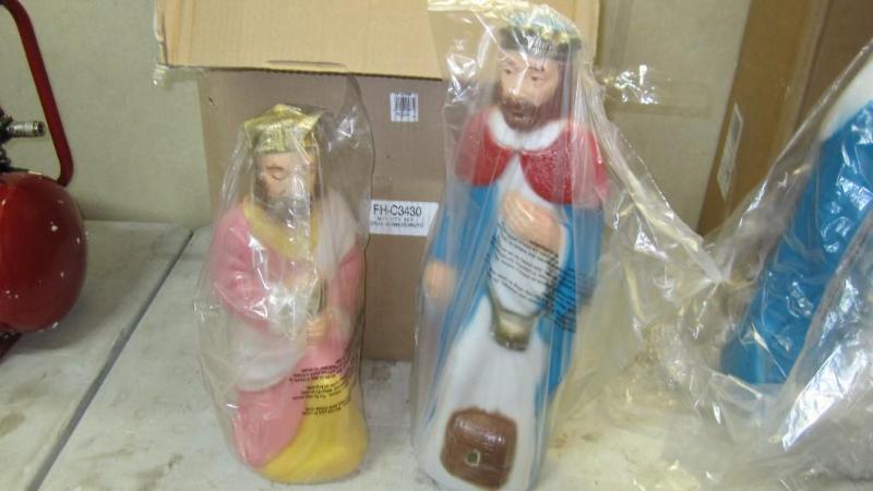12 piece plastic nativity set...