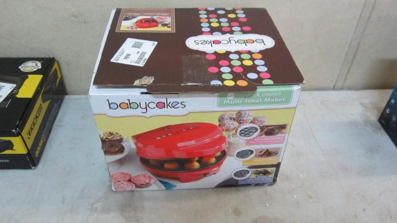 Babycakes mini cupcake maker...