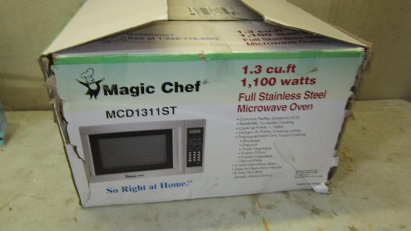 Magic Chef microwave, looks new, no...